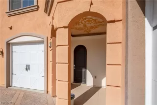 Photo #2: 2483824 Listing 