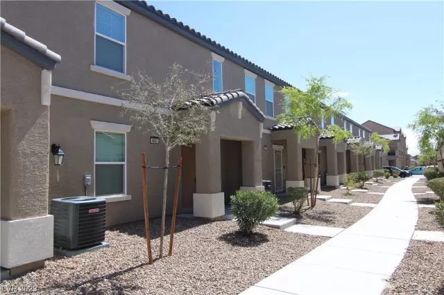 MLS: 2483868 Condo For Sale