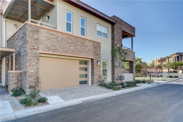 MLS: 2483874 Condo For Sale