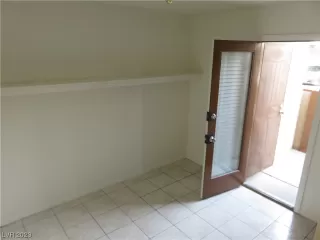 Photo #4: 2483880 Listing