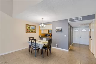 Photo #5: 2483901 Listing