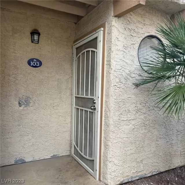 MLS: 2483923 Condo For Sale