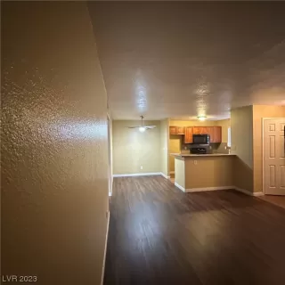 Photo #3: 2483923 Listing