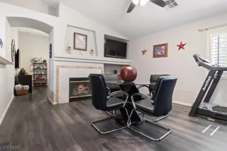 Photo #6: 2483937 Listing