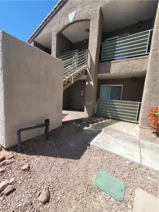 Photo #4: 2483940 Listing 