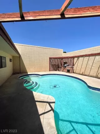 Photo #4: 2483945 Listing 