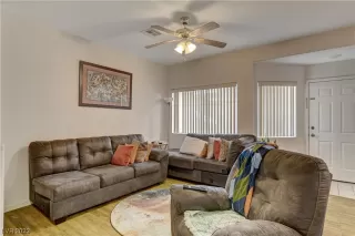 Photo #3: 2484025 Listing 