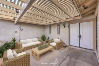 Photo #5: 2484031 Listing 