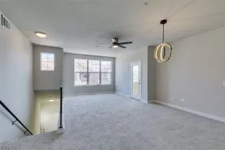 Photo #4: 2484041 Listing 