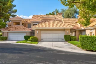 Photo #1: 2484066 Listing