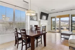 Photo #6: 2484070 Listing 