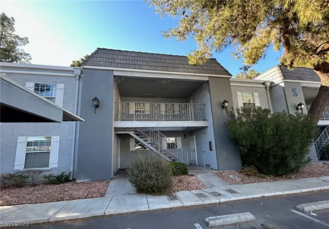 MLS: 2484074 Condo For Sale