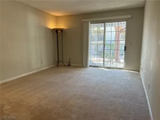 Photo #5: 2484074 Listing 