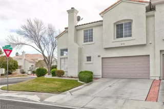 Photo #1: 2484083 Listing 