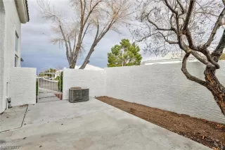 Photo #6: 2484083 Listing 