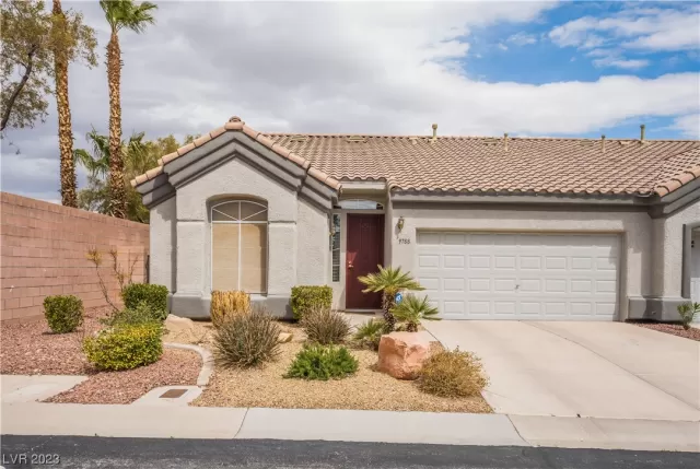 MLS: 2484089 Condo For Sale