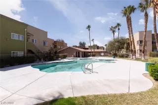 Photo #2: 2484091 Listing 