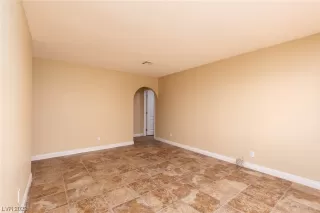 Photo #5: 2484091 Listing 