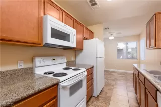 Photo #6: 2484091 Listing 