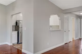 Photo #5: 2484094 Listing 