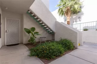 Photo #3: 2484117 Listing 