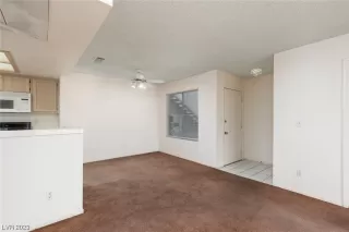 Photo #5: 2484117 Listing 