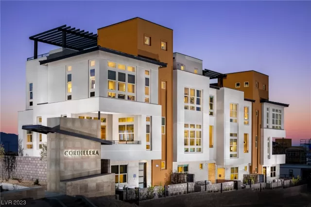 MLS: 2484146 Condo For Sale