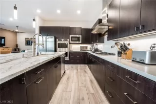 Photo #3: 2484149 Listing 