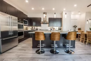 Photo #4: 2484149 Listing 