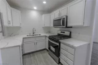 Photo #2: 2484164 Listing