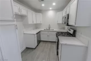 Photo #4: 2484164 Listing