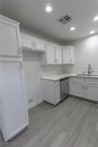 Photo #5: 2484164 Listing