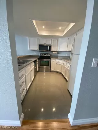 Photo #2: 2484183 Listing 