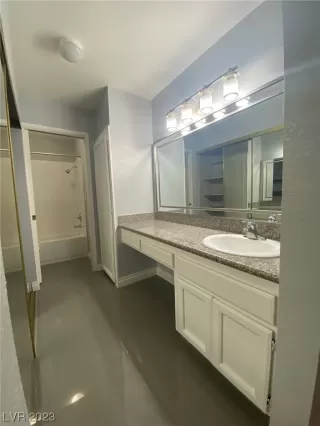 Photo #5: 2484183 Listing 