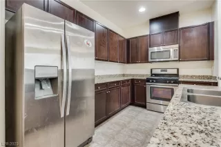 Photo #3: 2484187 Listing 