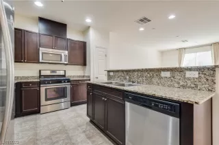 Photo #4: 2484187 Listing 