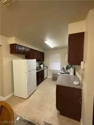 Photo #2: 2484191 Listing