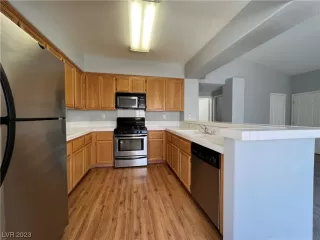 Photo #3: 2484198 Listing 