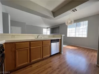 Photo #4: 2484198 Listing 