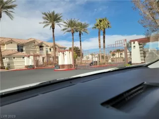 Photo #2: 2484214 Listing 