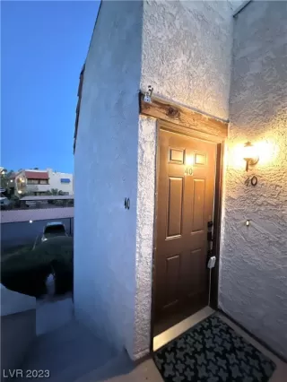 Photo #3: 2484224 Listing