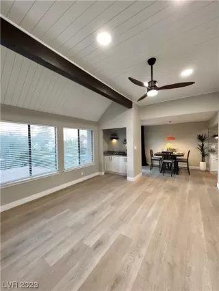 Photo #5: 2484224 Listing