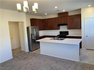 Photo #4: 2484228 Listing 