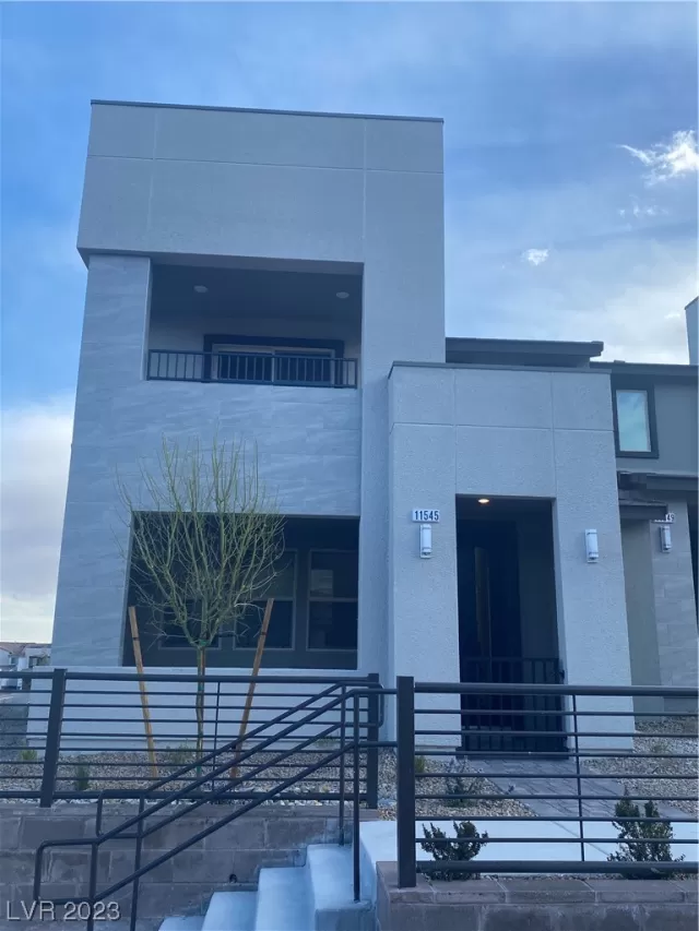 MLS: 2484235 Condo For Sale