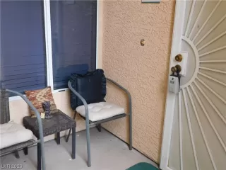 Photo #3: 2484246 Listing