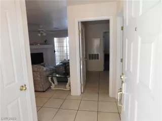 Photo #4: 2484246 Listing