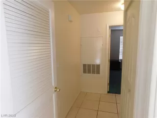 Photo #5: 2484246 Listing