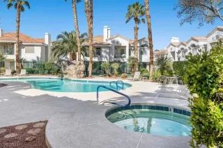 Photo #2: 2484266 Listing