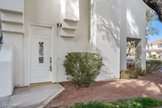 Photo #4: 2484266 Listing