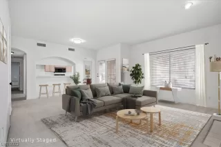 Photo #5: 2484266 Listing